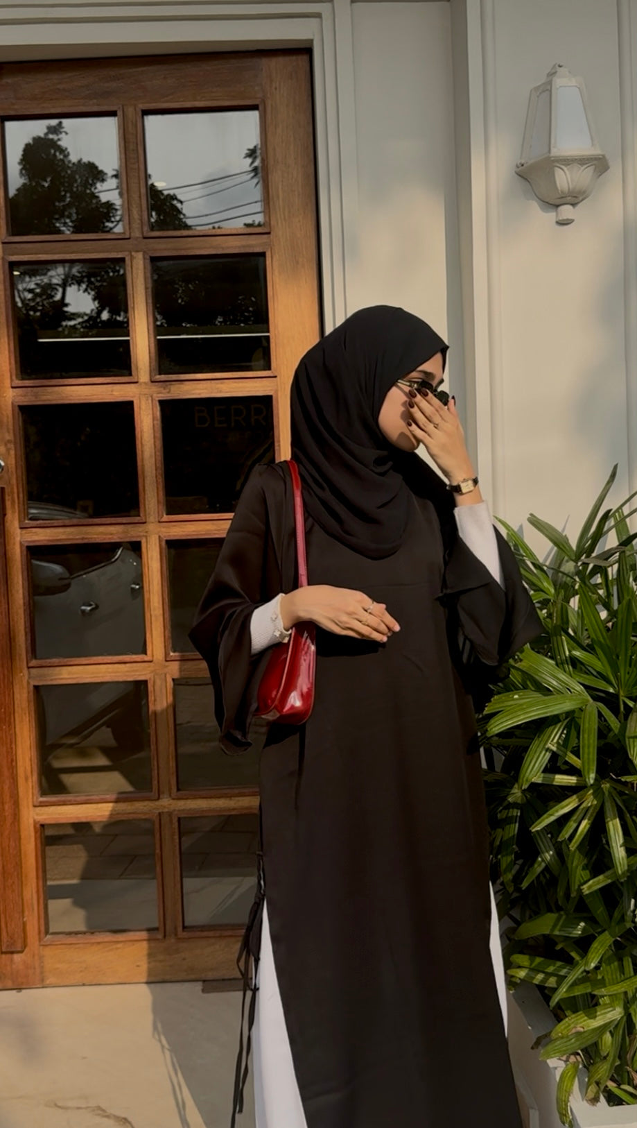 Monochrome Grace Abaya